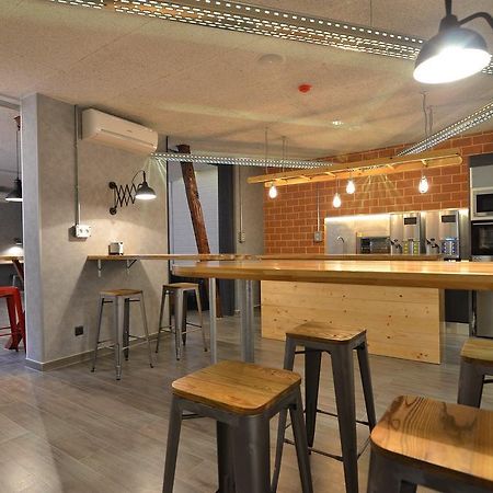 Far Home Atocha Madrid Extérieur photo