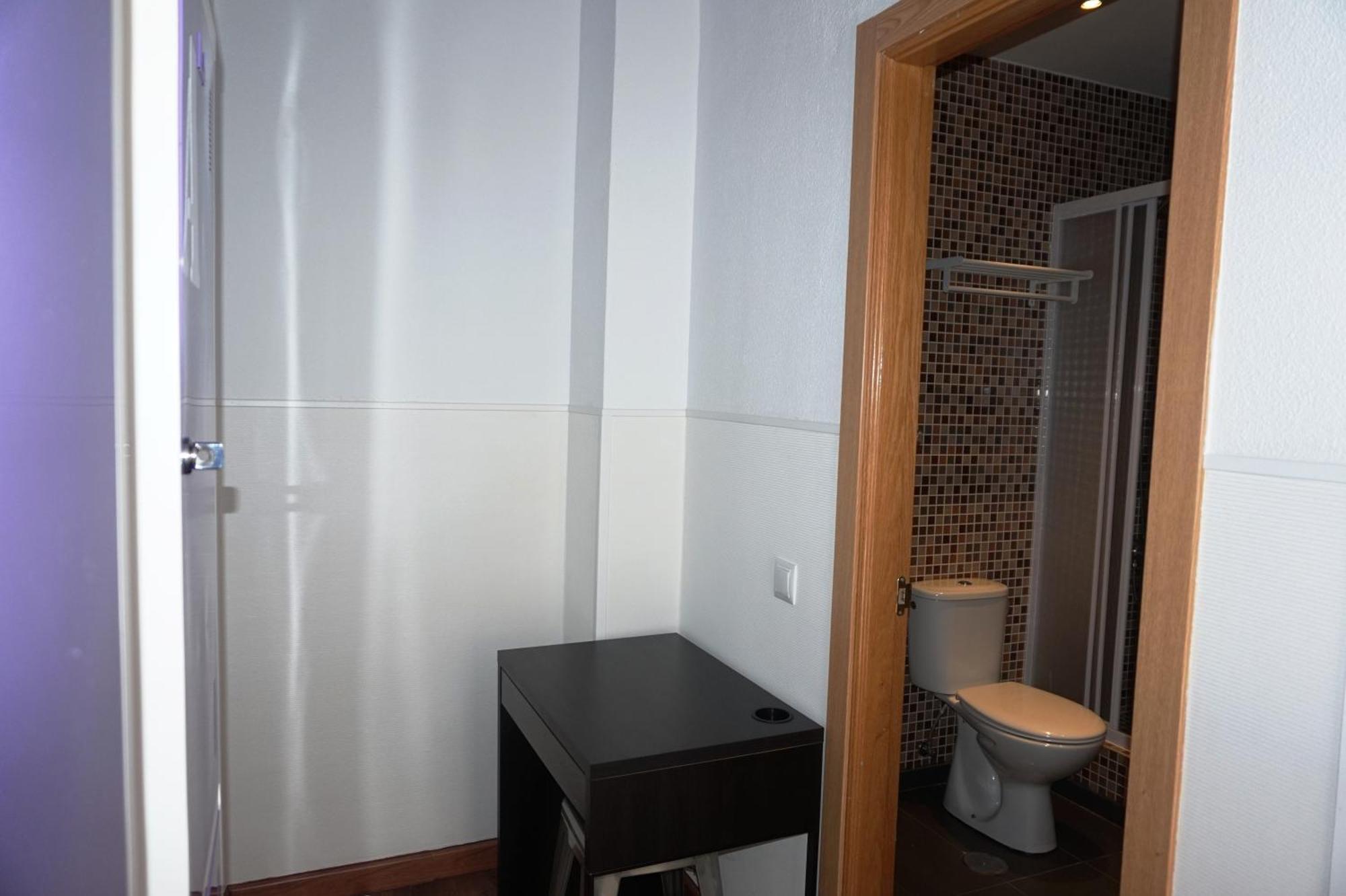 Far Home Atocha Madrid Extérieur photo