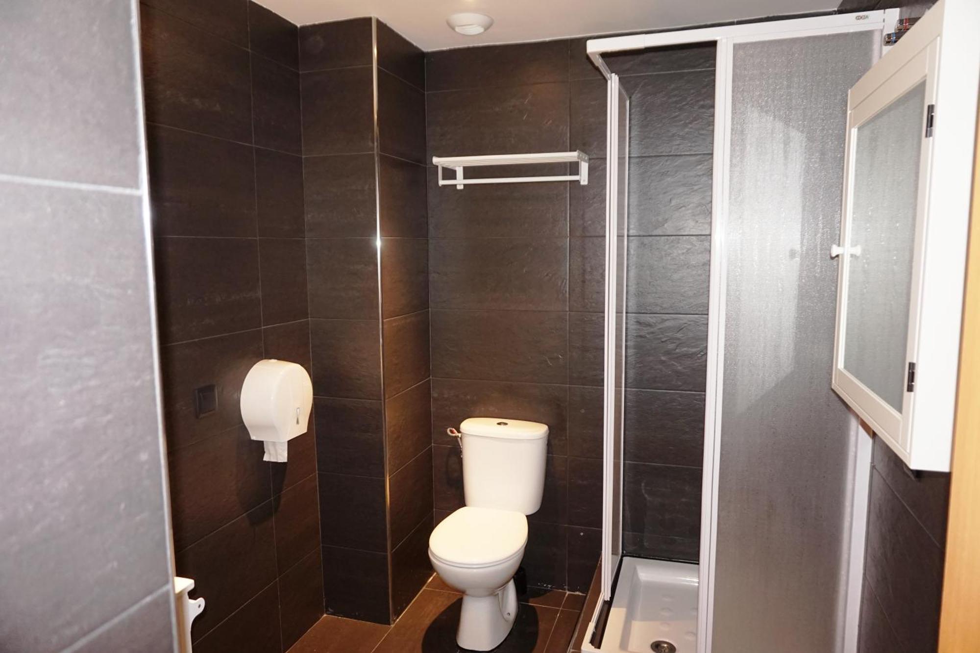 Far Home Atocha Madrid Extérieur photo