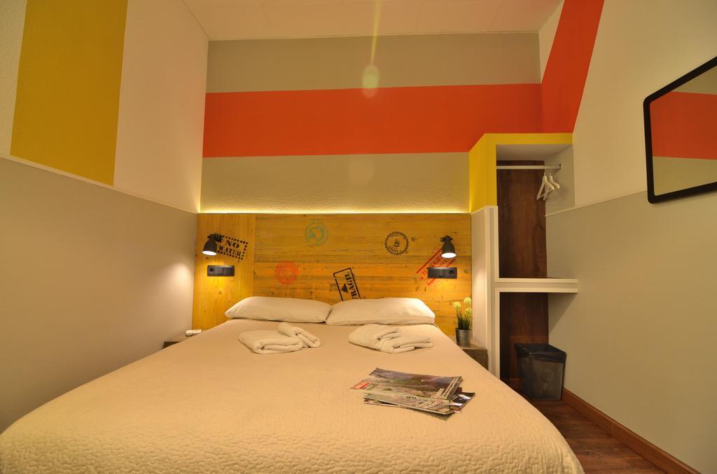 Far Home Atocha Madrid Extérieur photo